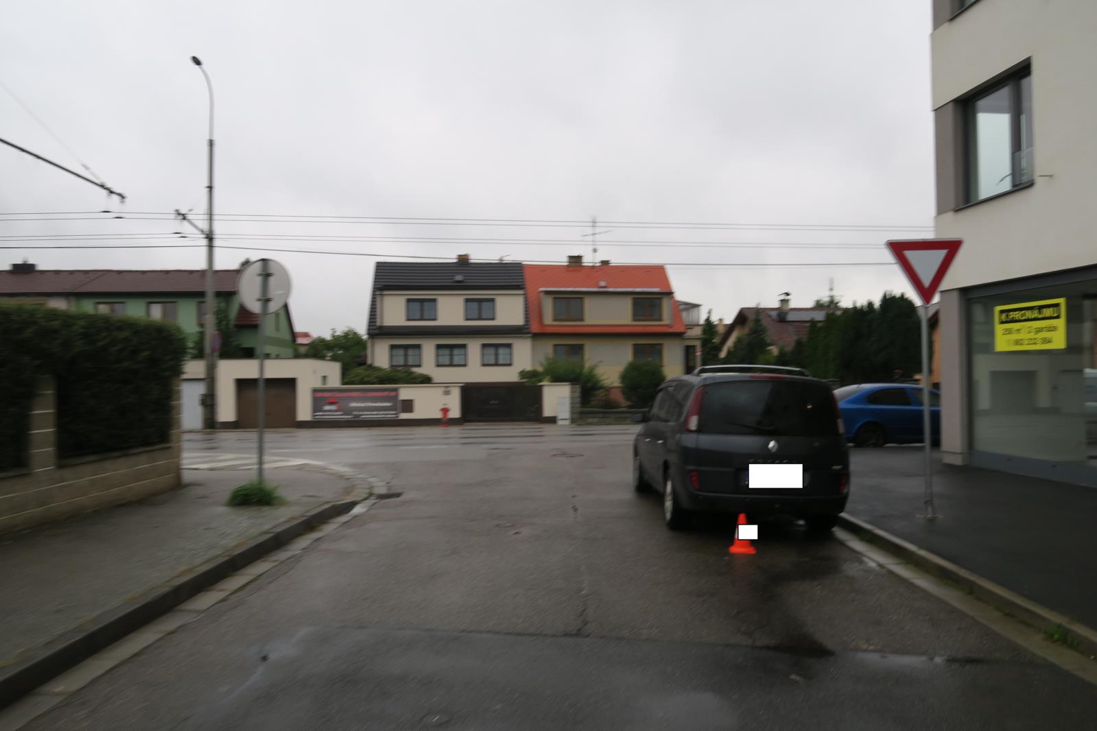 Poškozený Renault Espace.jpg