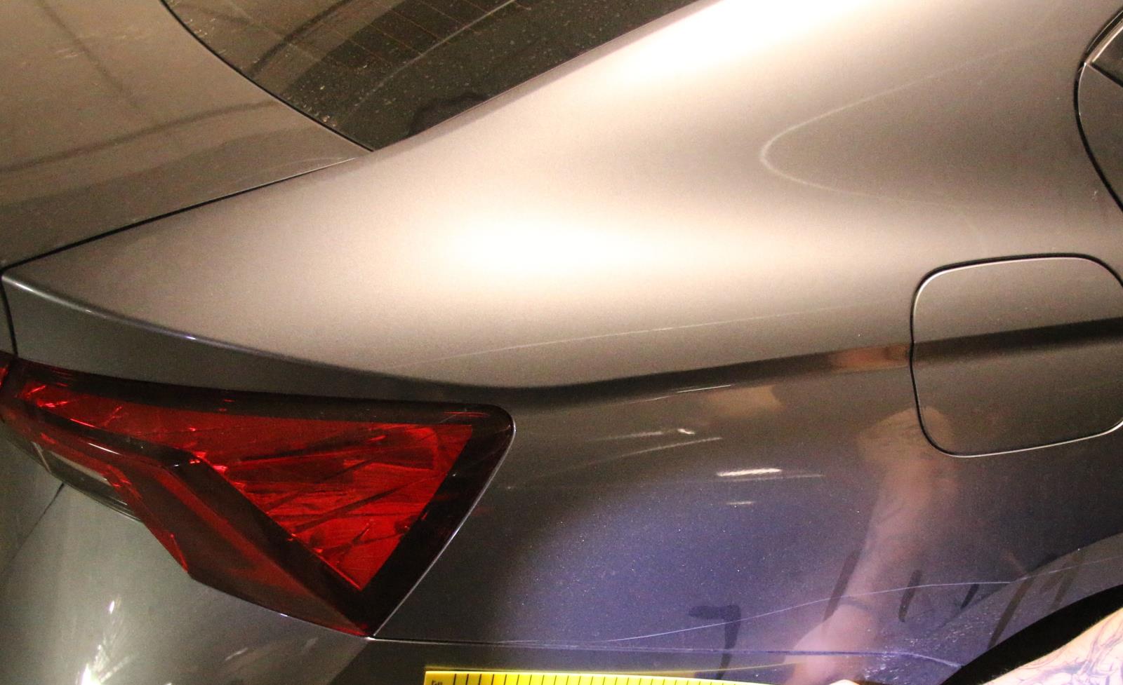 Poškozený lak vozidla značky Škoda Octavia