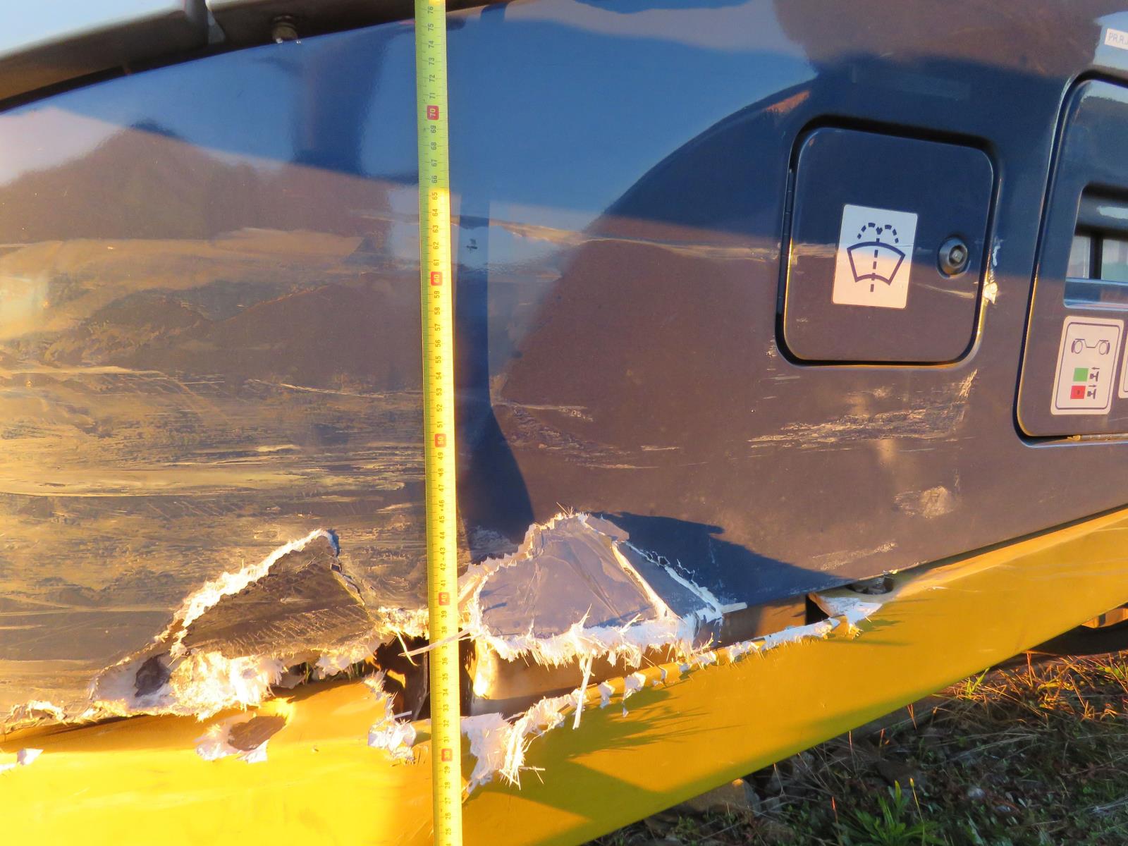 Poškozený vlak.jpg