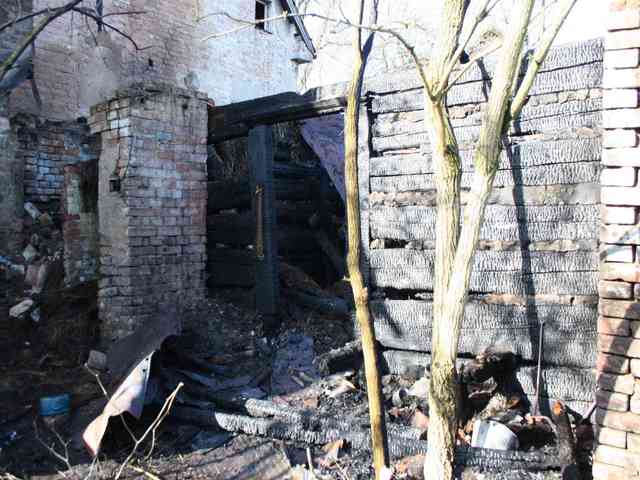 Požár opuštěného domu - foto č. 3