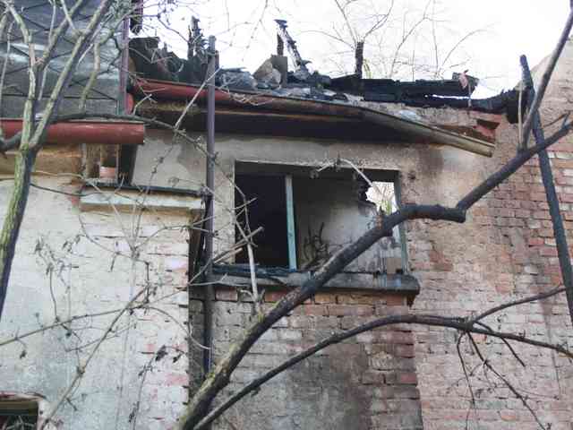 Požár opuštěného domu - foto č. 4