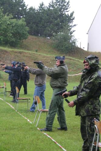Přebor ve střelbě - armáda a policie