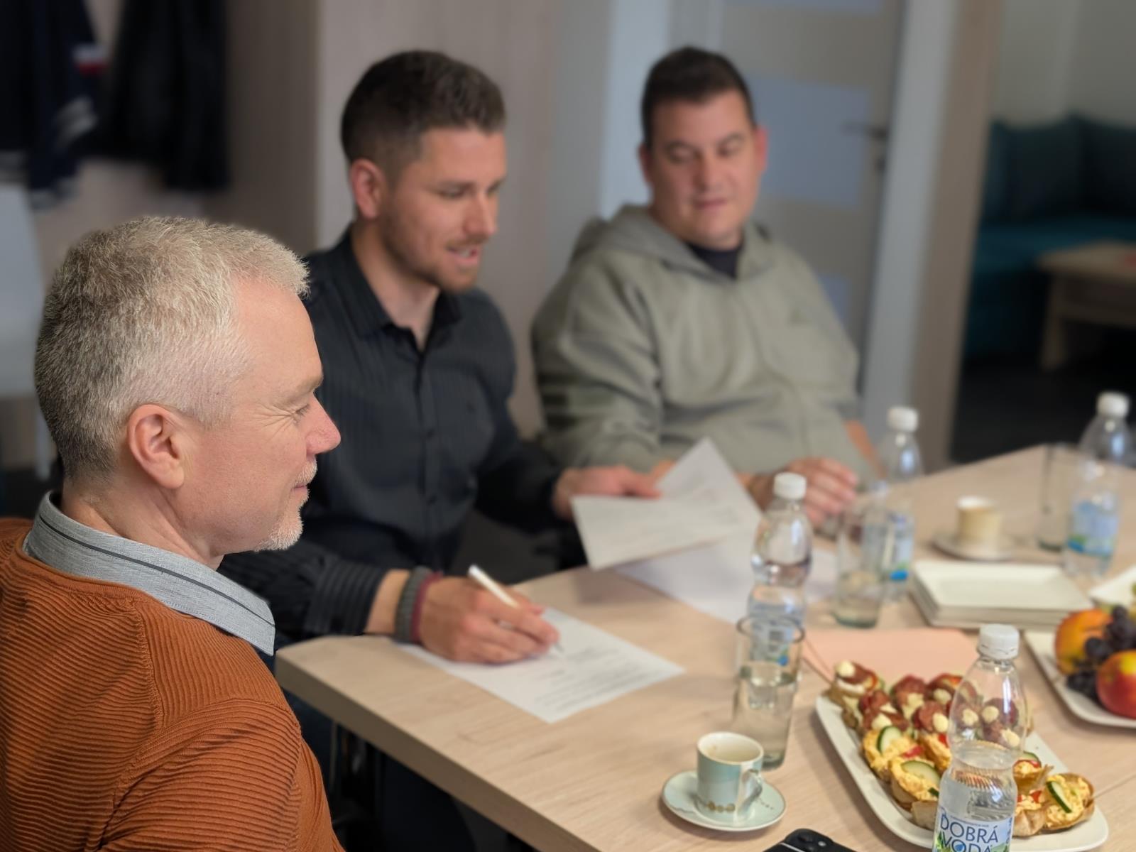 Předání daru (4).jpg