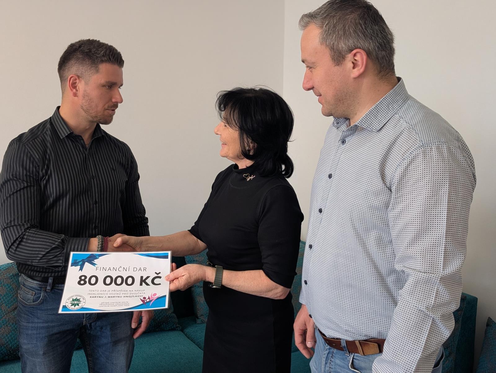 Předání daru (6).jpg