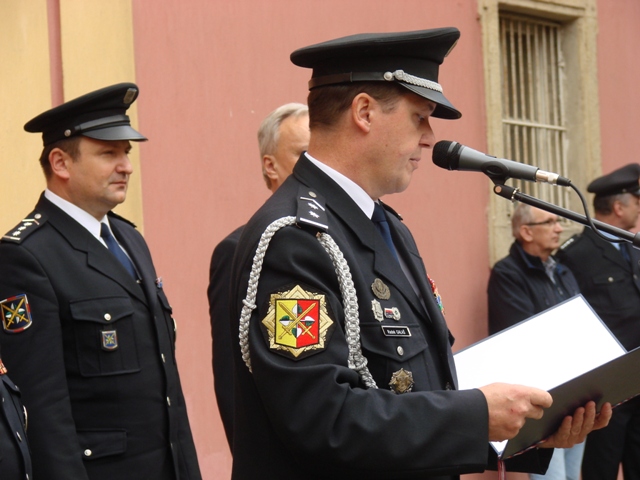 Předání praporu (1).JPG