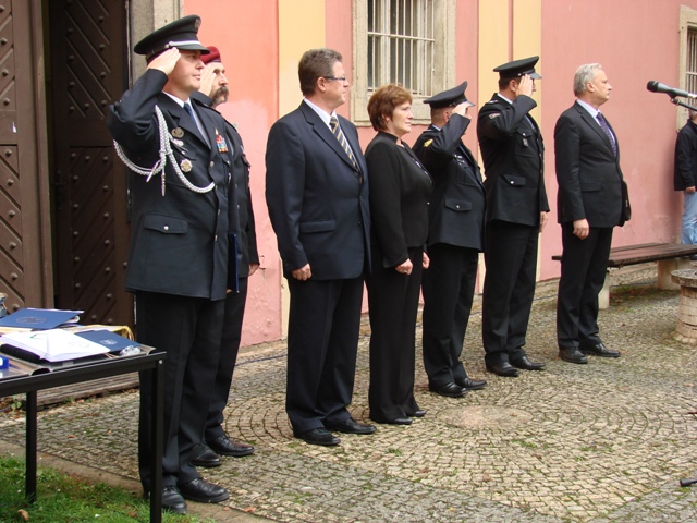 Předání praporu.JPG