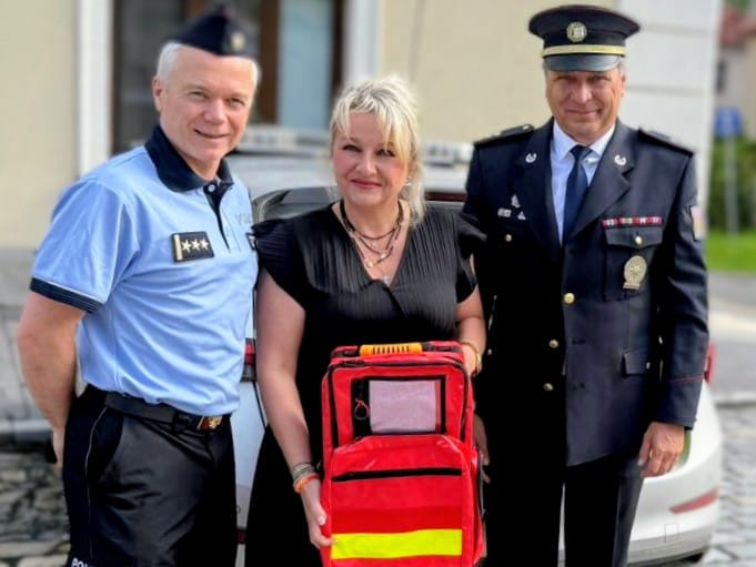 Předání zdravotnického batohu 3