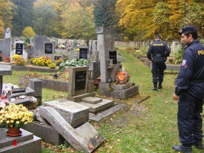 Předdušičkové kontroly hřbitovů