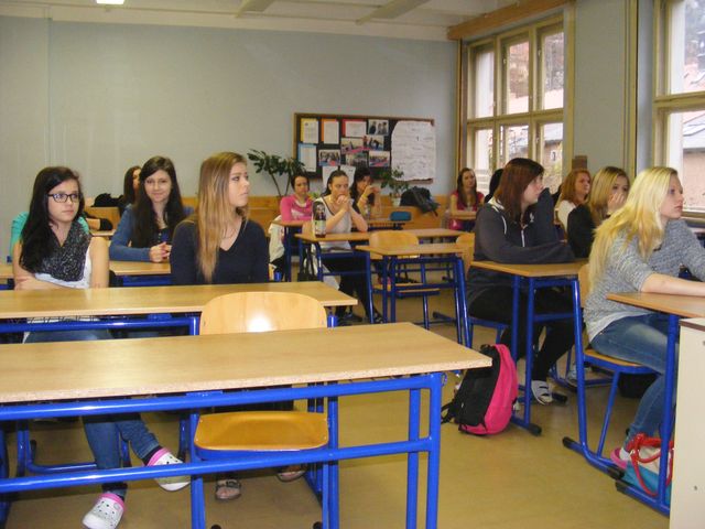 Přednášky pro studenty a učně 3.JPG