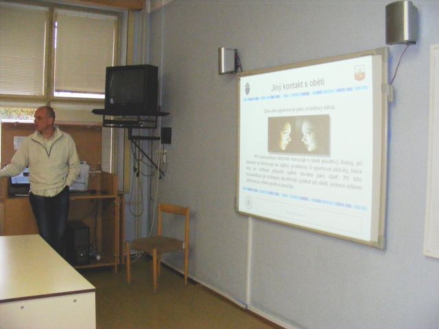 Přednášky pro studenty a učně 4.JPG