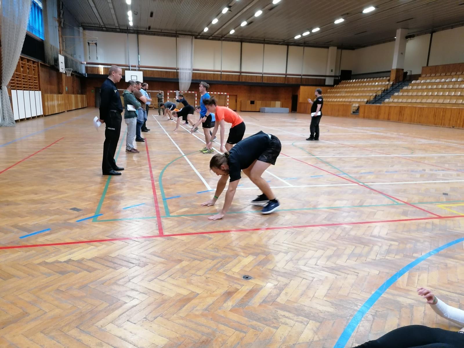 Přes bariéry s policií - Neratovice