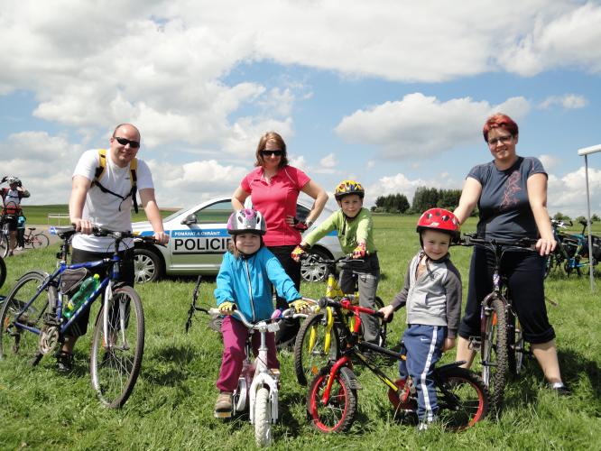 Přes kopec na Hradec- zahájení cyklistické sezóny.JPG