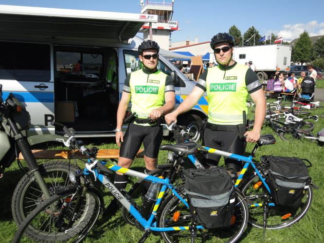 Přes kopec na Hradec- zahájení cyklistické sezóny.JPG