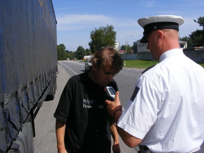 Preventivní akce:  Řídím - piju nealko pivo .jpg