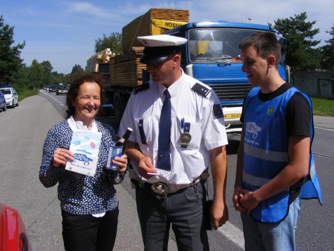Preventivní akce:  Řídím - piju nealko pivo.jpg