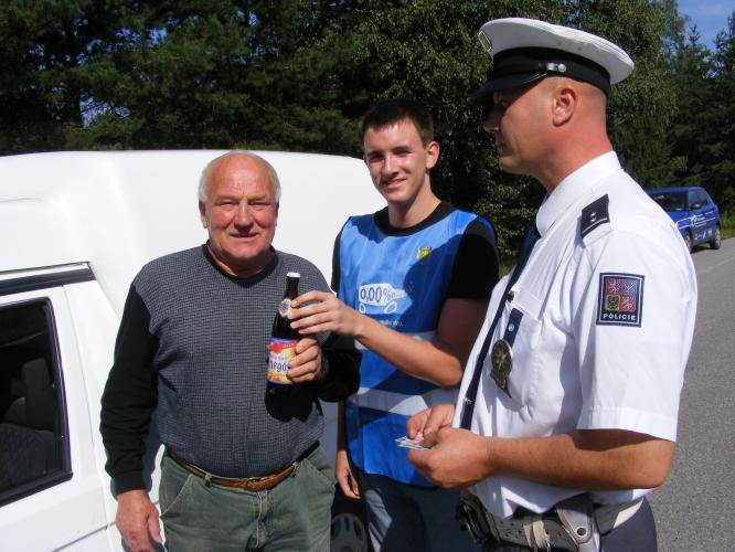 Preventivní akce : Řídím - piju nealko pivo .jpg