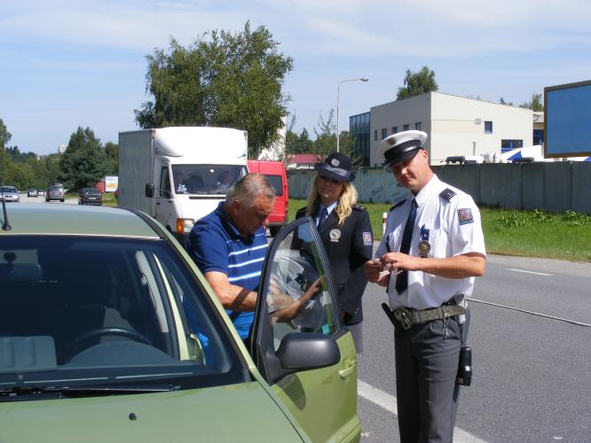 Preventivní akce : Řídím - piju nealko pivo .jpg