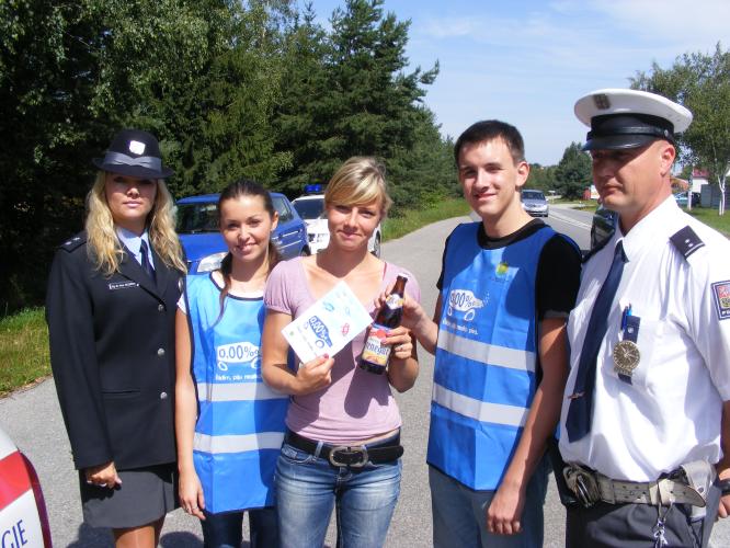 Preventivní akce : Řídím - piju nealko pivo .jpg
