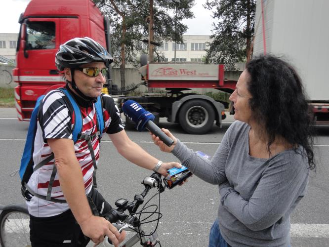 Preventivní akce zaměřená na řidiče "Řídím - piju nealko pivo".JPG