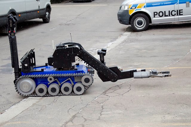 Pyrotechnický robot tEODor18