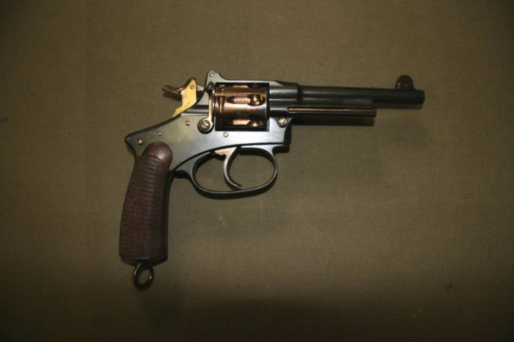 Rak.-Uher.experimentální revolver-STEYR