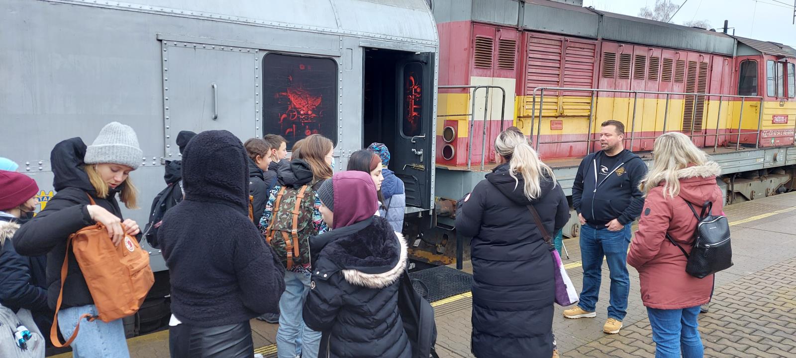 Revolution train