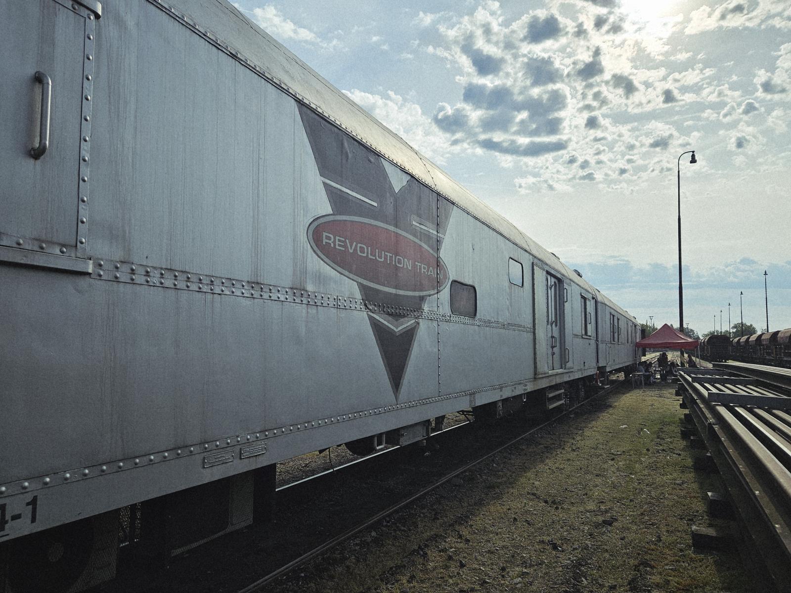 Revolution train