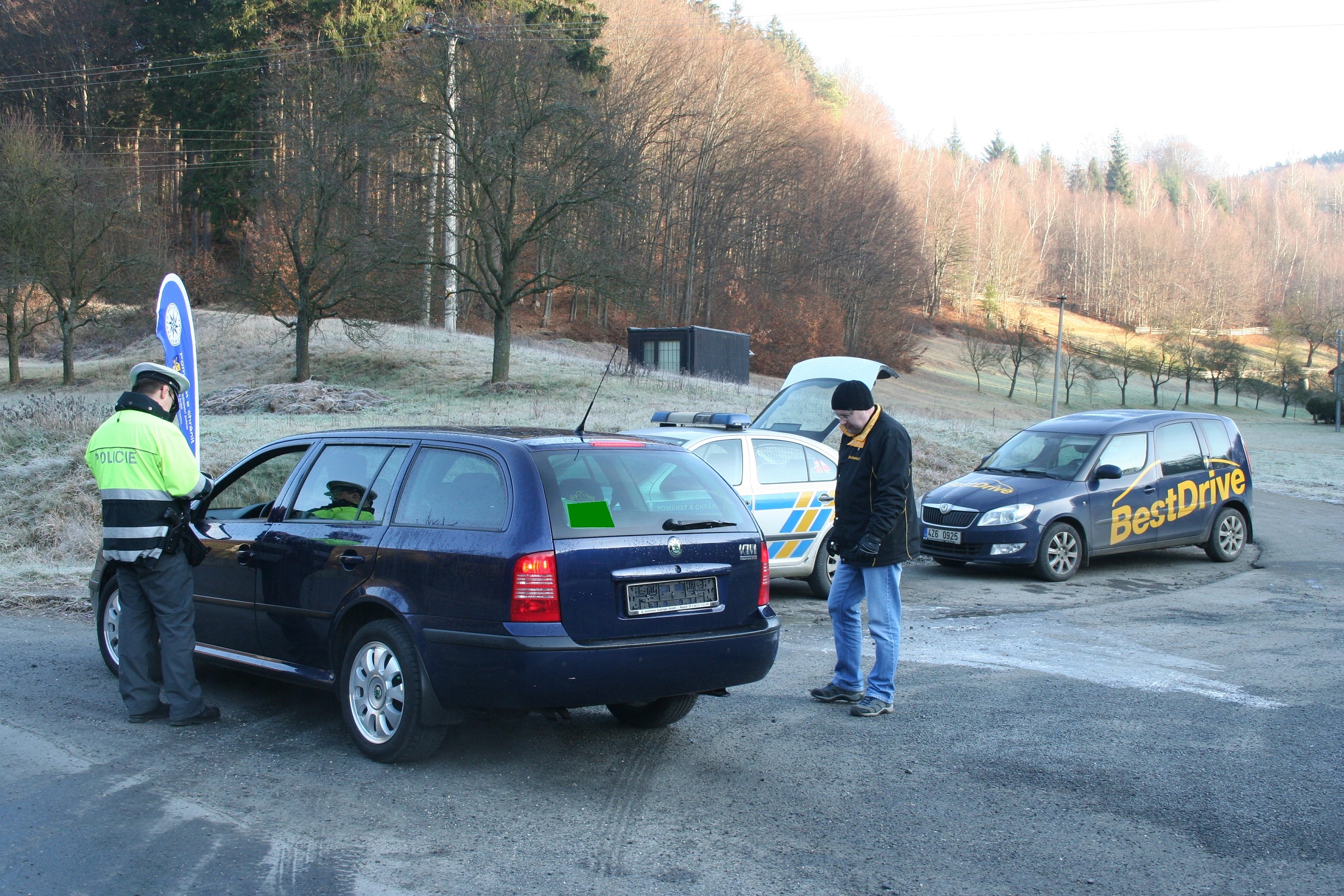 Řidiči máte přezuto (2)