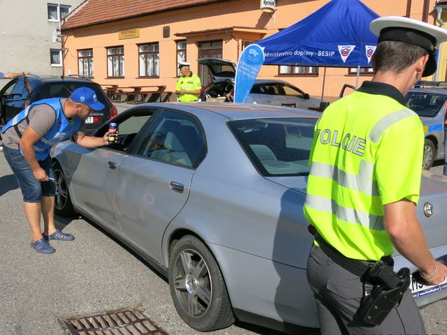 Řídím, piju nealko pivo