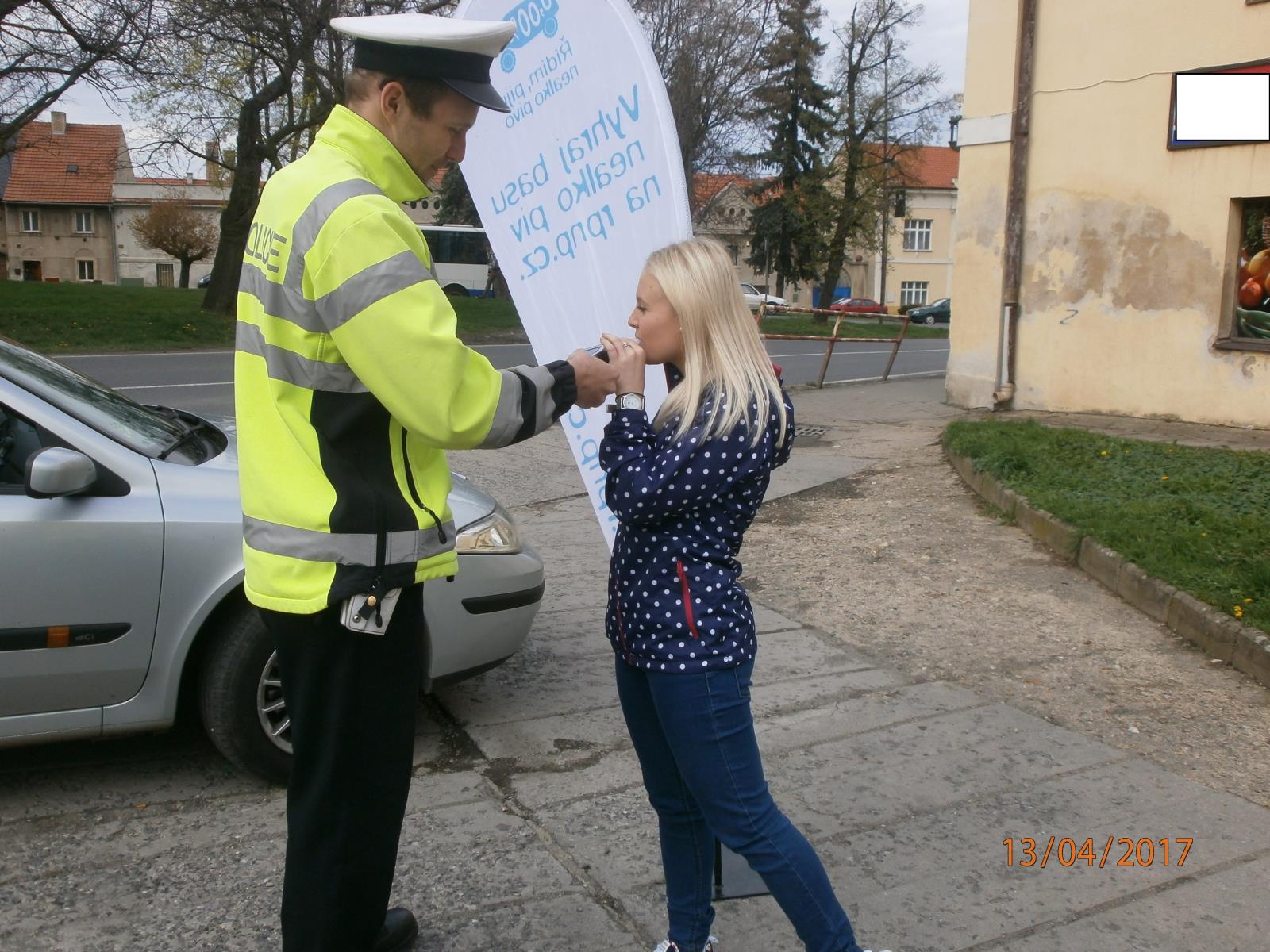 Řídím,  piju nealko pivo