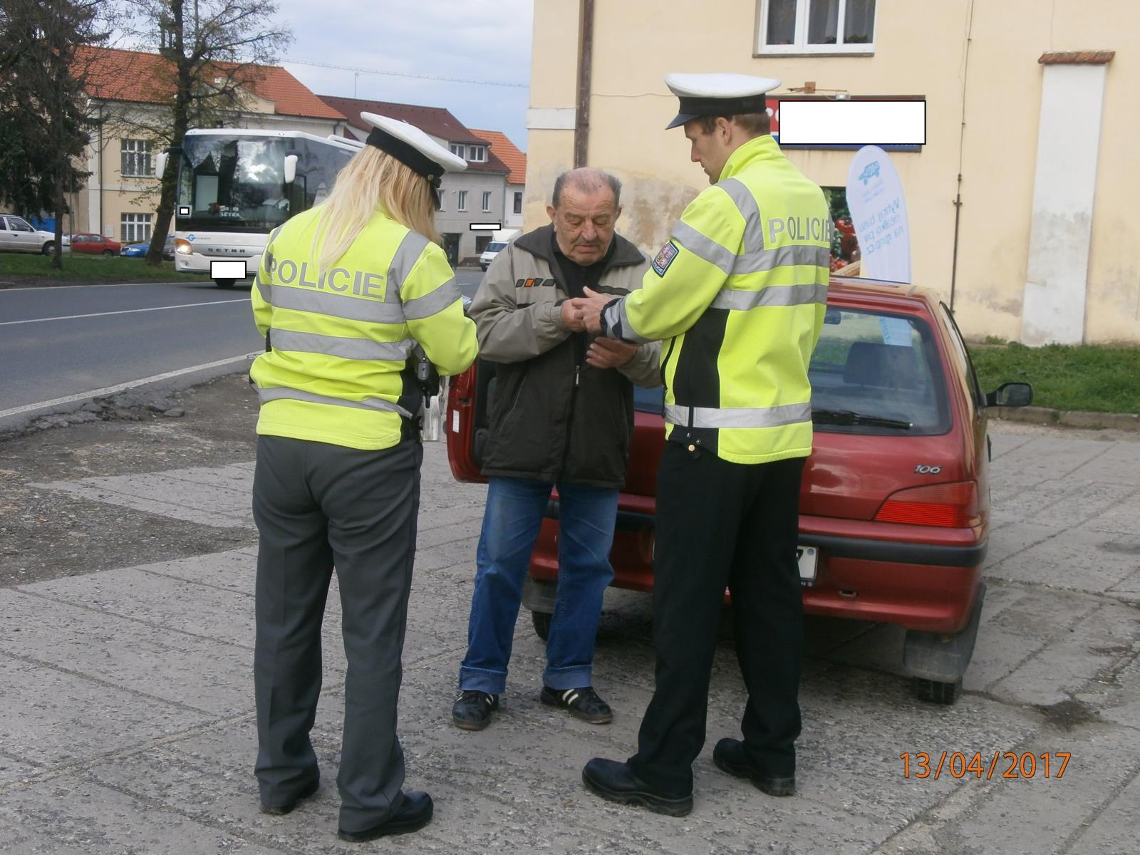 Řídím,  piju nealko pivo