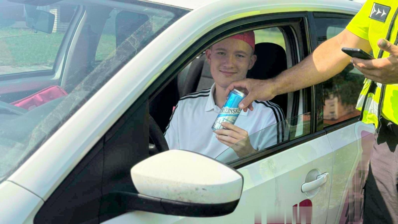 Řídím piju nealko pivo
