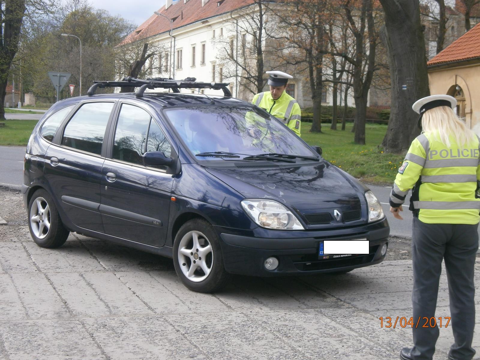 Řídím,  piju nealko pivo