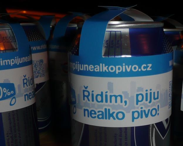 Řídím, piju nealko pivo (2014) ilustrace