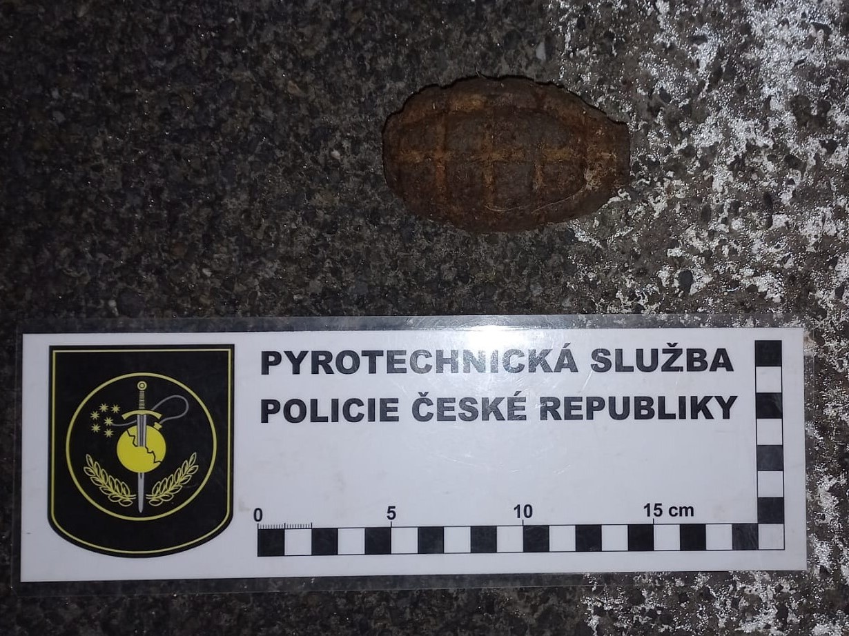 Ruční granát RG F1.jpg