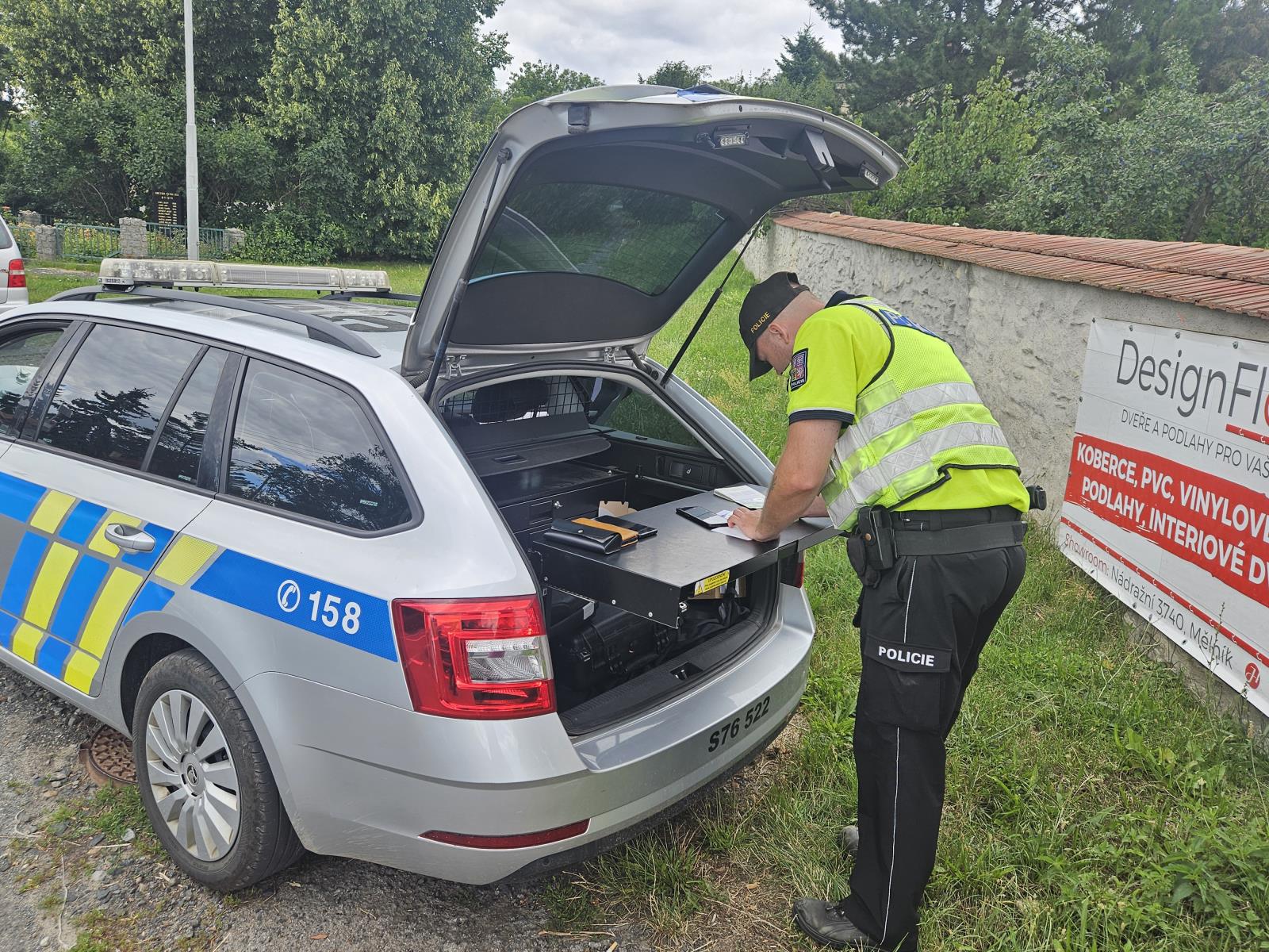 Ruce na volant - ilustr.foto