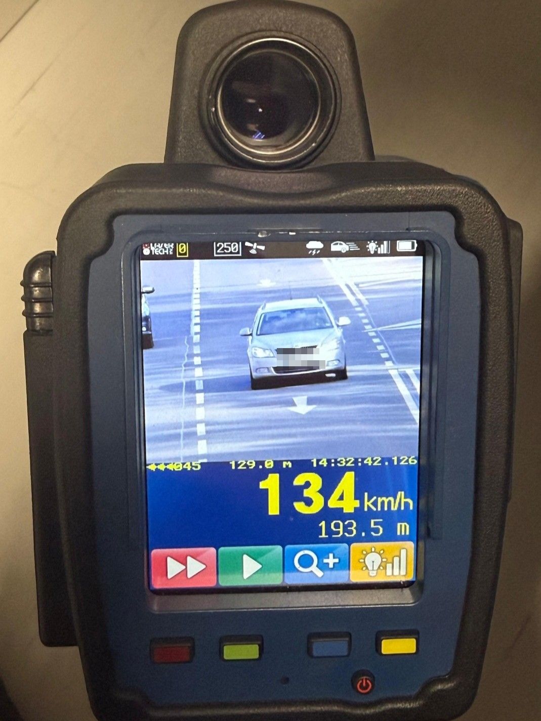 Rychlostní limit 70 km/ hod.jpg