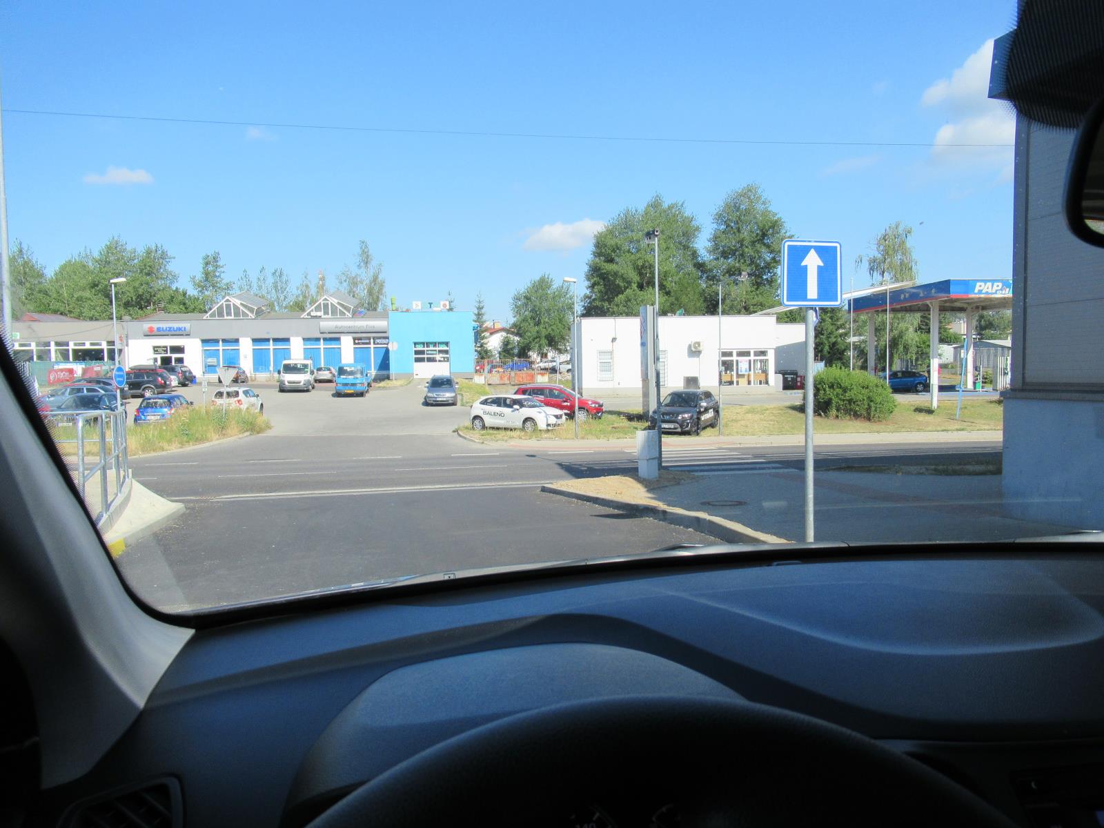 Rýnovka - výjezd z parkoviště (3)