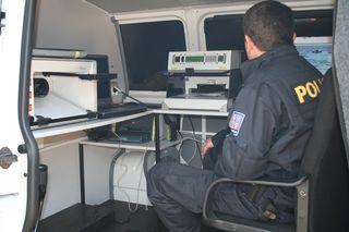 Schengenbus cizinecké policie.jpg