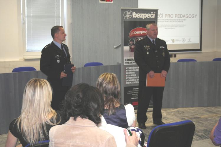 Seminář e-bezpečí (2).jpg