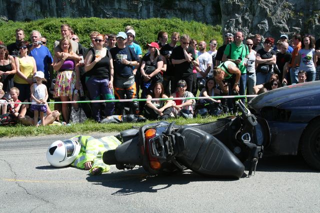 Simulace nehody motorkáře a osobního auta.JPG