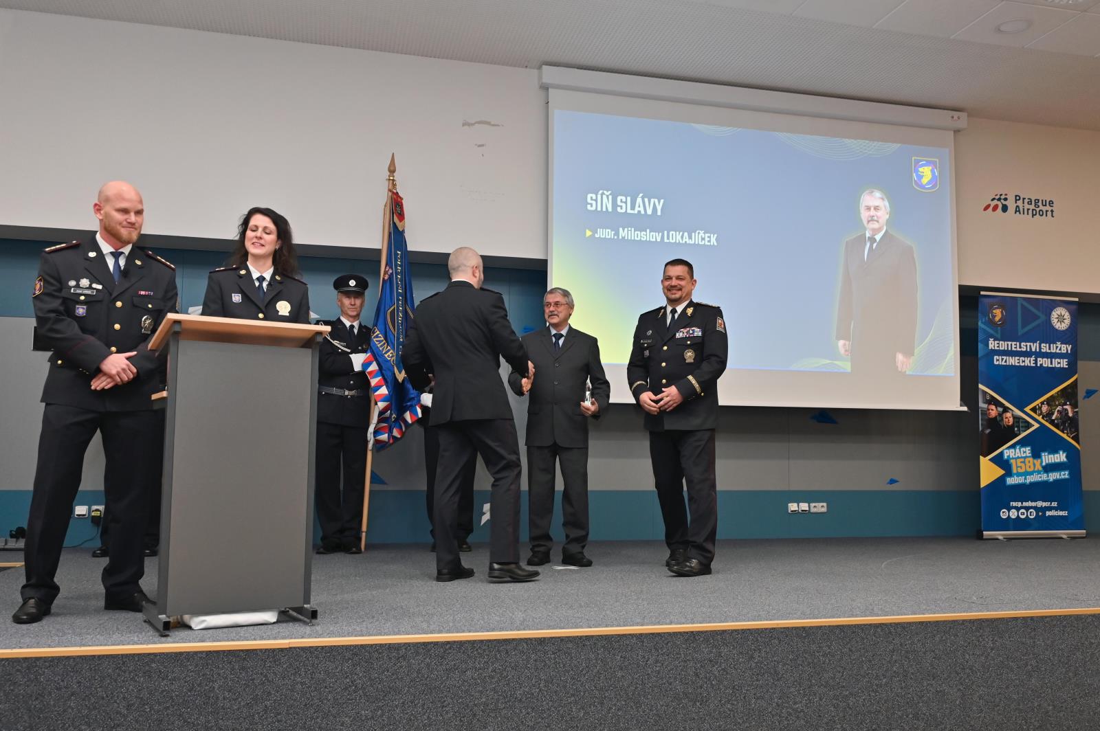 Slavnostní ceremoniál 2.jpg