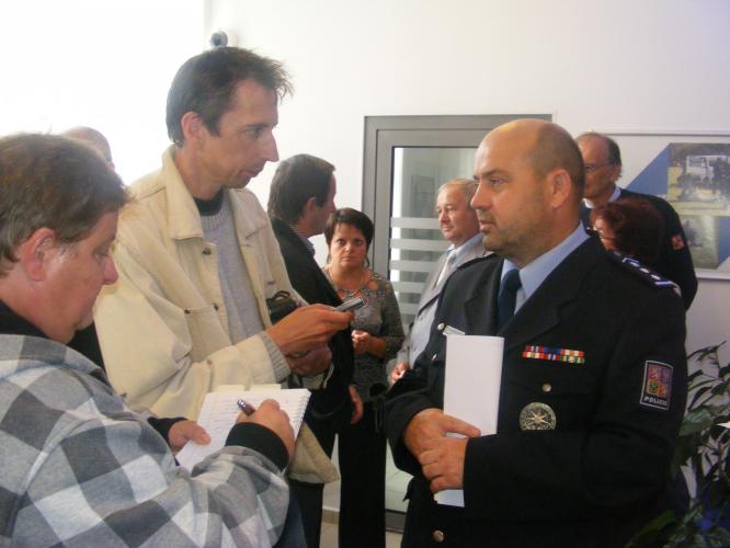 Slavnostní otevření Kontaktního a koordinačního centra v budově PČR, ÚO J.Hradec.JPG