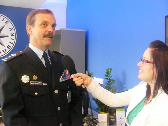 Slavnostní otevření Kontaktního a koordinačního centra v budově PČR, ÚO J.Hradec.JPG