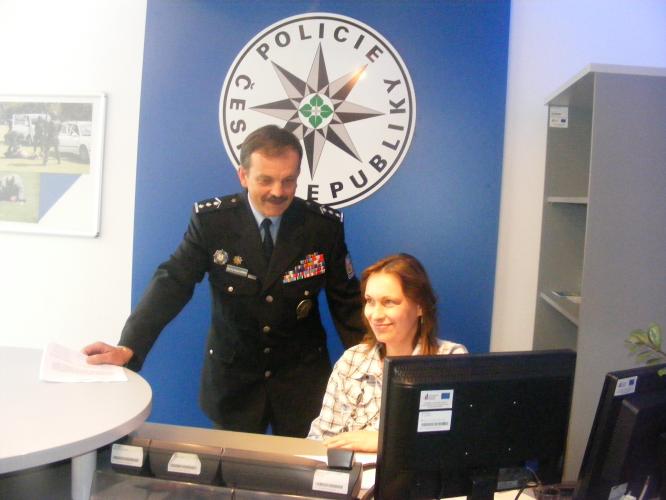 Slavnostní otevření Kontaktního a koordinačního centra v budově PČR, ÚO J.Hradec.JPG