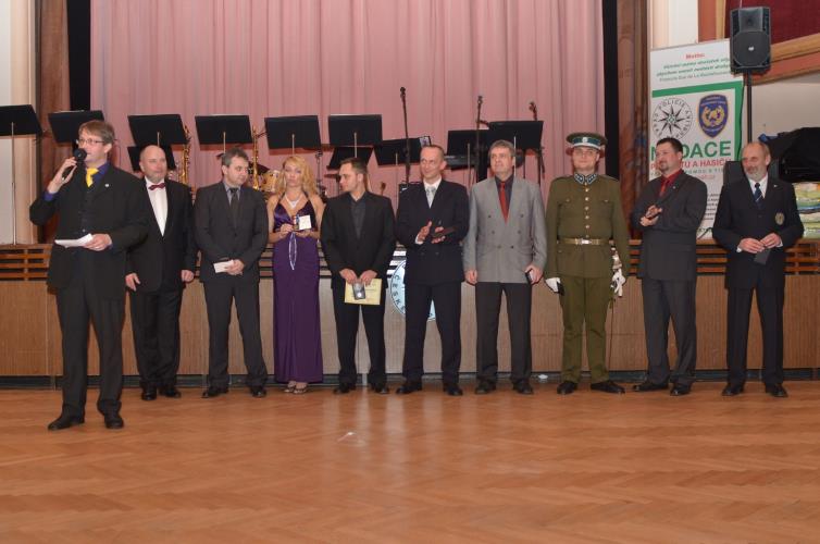 Společenský večer policie pořádali již tradičně IPA a NOS z J.Hradce.JPG