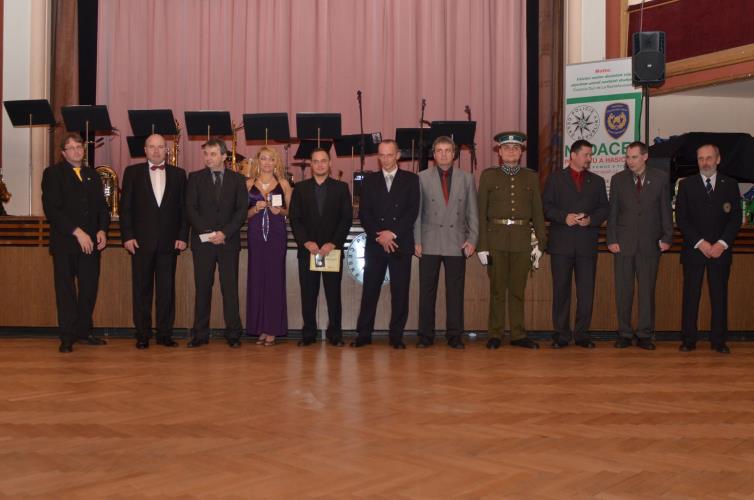 Společenský večer policie pořádali  již tradičně organizace IPA a NOS z J.Hradce.JPG