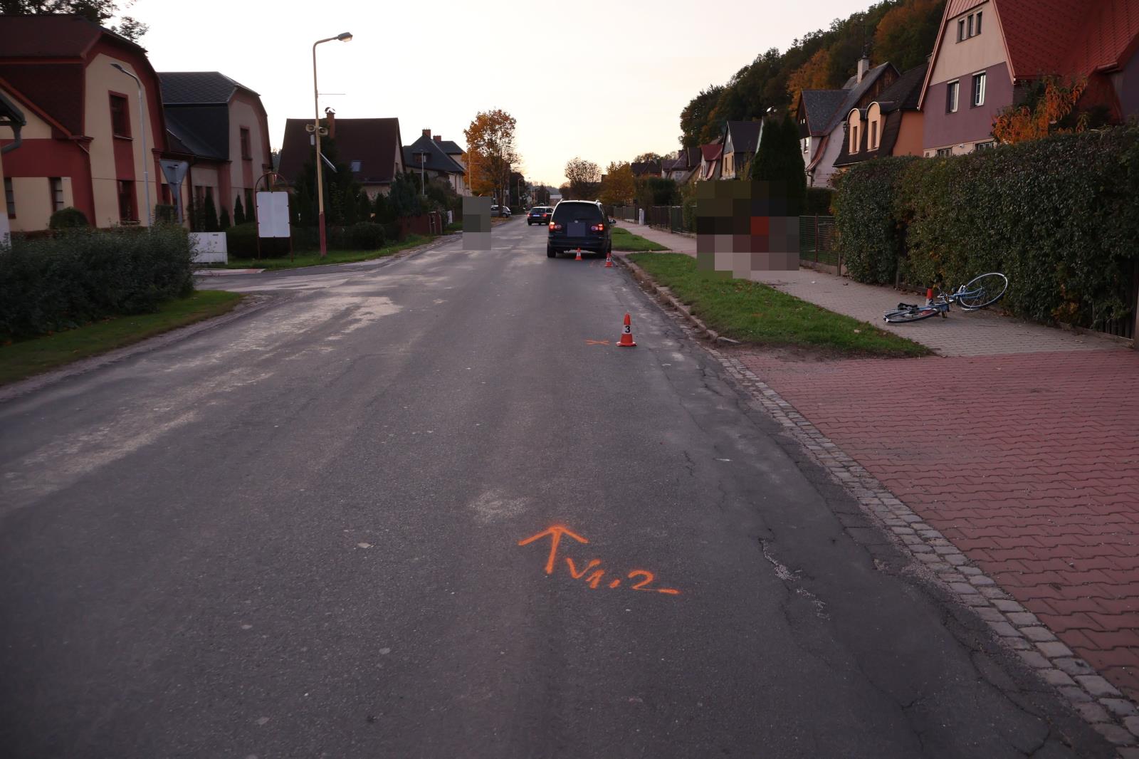 Sražený cyklista v Hostinném