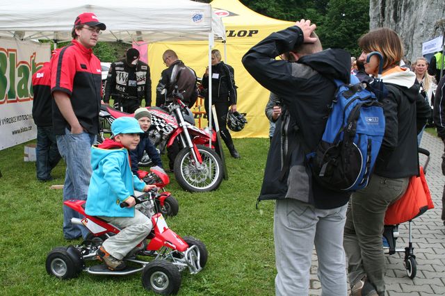 Stánek blanenského výrobce motocyklů.JPG