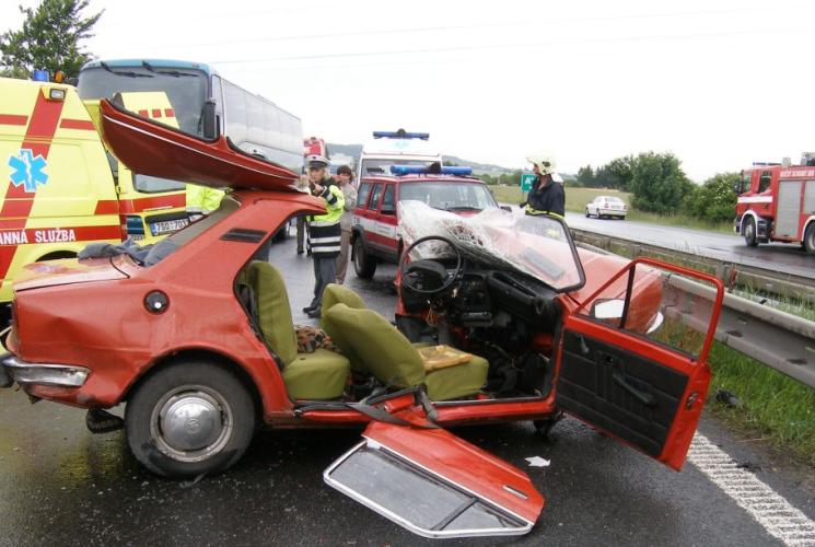 Starší řidič si zřejmě spletl směr
